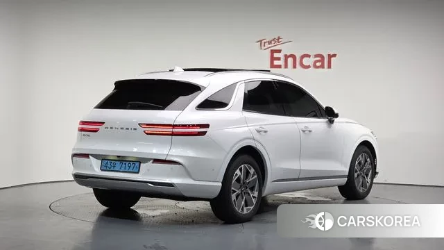 Genesis Electrified GV70 2022 Белый из Кореи