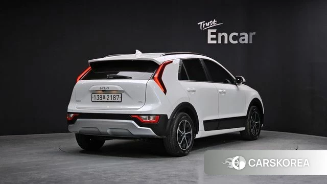 Kia Di Ol Nu Niro 2022 Белый из Кореи