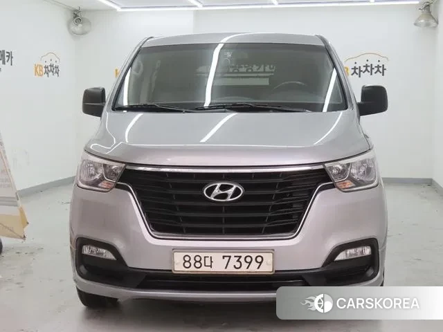 Hyundai The New Grand Starex 2021 Серебристо-серый из Кореи