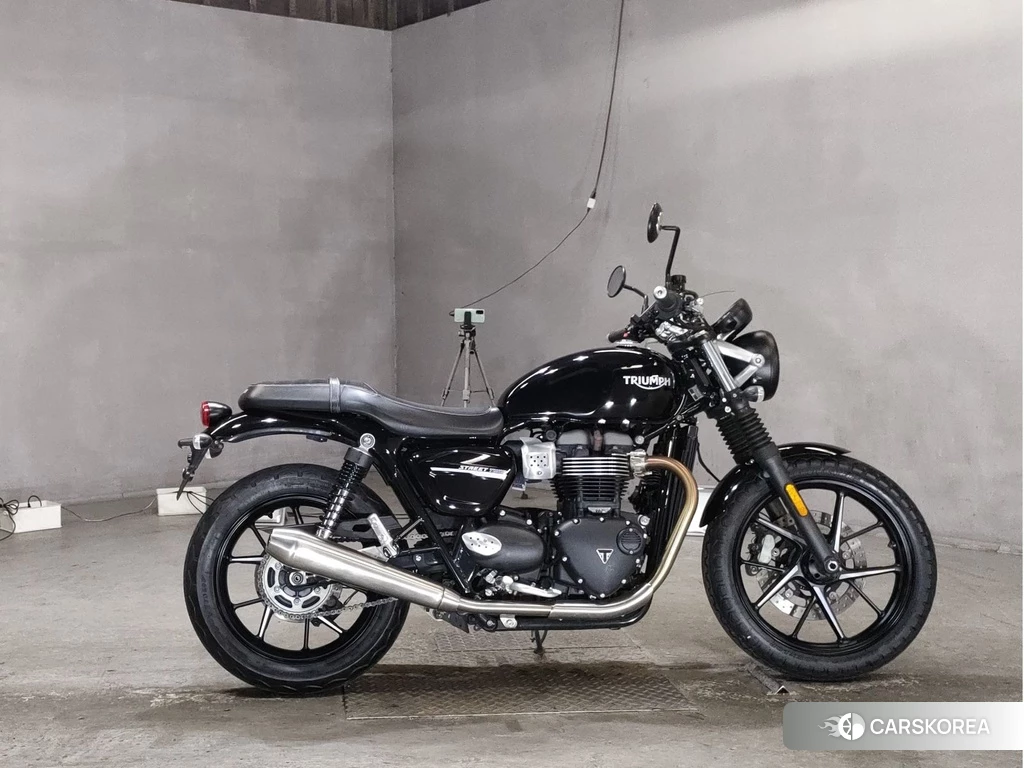 Проданный Triumph STREET TWIN 2020 из Японии