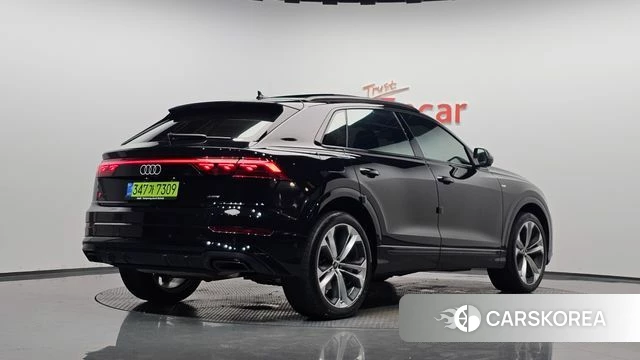Audi Q8 (4M) 2025 Черный из Кореи