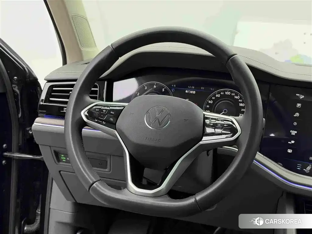 Volkswagen Touareg 2025 Черный из Китая