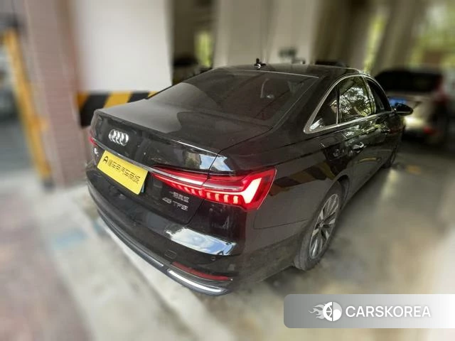 Audi A6L 2021 Черный из Китая