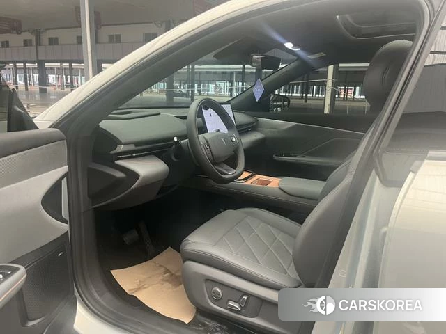 Dark blue car Dark blue S05 2025 Серебристо-серый из Китая