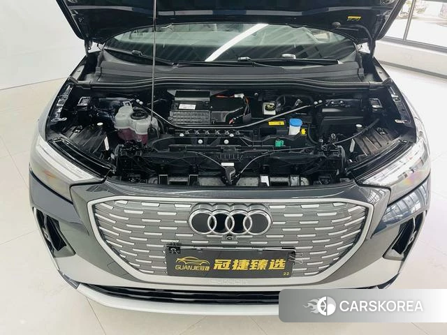 Audi Q4 e-tron 2024 Синий из Китая