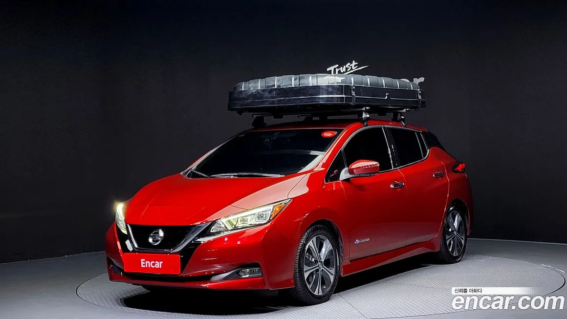 Nissan Leaf (ZE1) 2019 Красный из Кореи