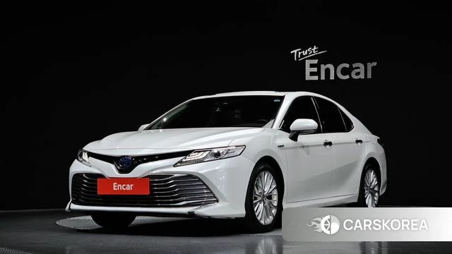 Toyota Camry (XV70) 2018 Белый из Кореи