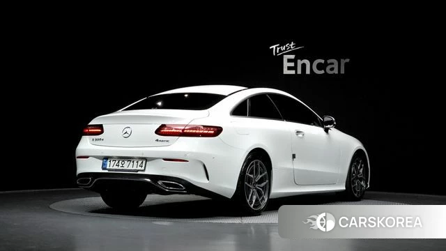 Mercedes-Benz E-Class W213 2023 Белый из Кореи