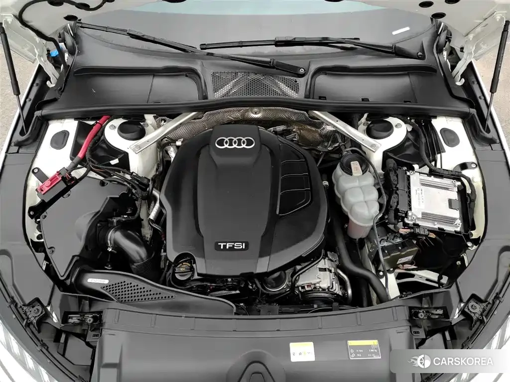 Audi A4L 2022 Белый из Китая