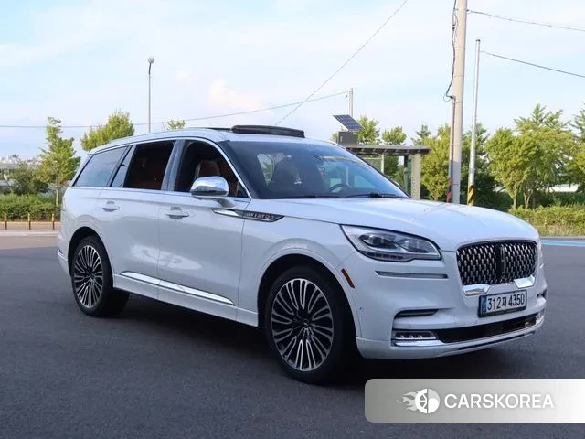 Lincoln Aviator 2nd generation 2021 Белый из Кореи