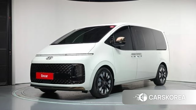 Hyundai Staria 2025 Белый из Кореи