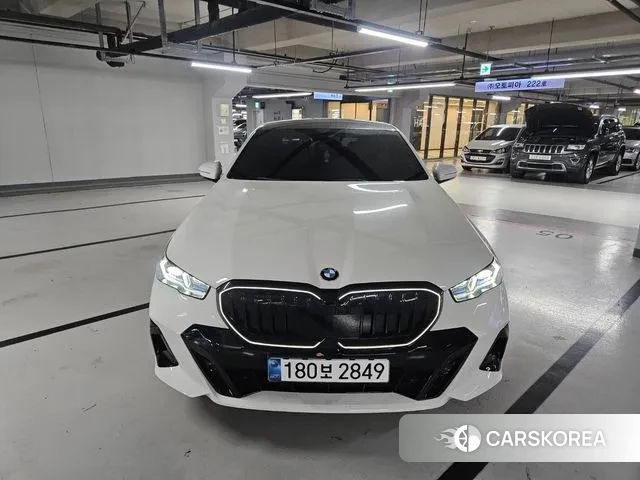 BMW 5 Series (G60) 2025 Белый из Кореи