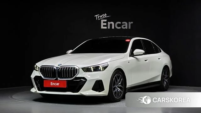 BMW 5 Series (G60) 2023 Белый из Кореи