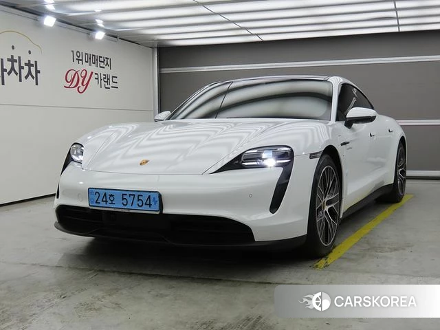 Porsche Taycan 2023 Белый из Кореи