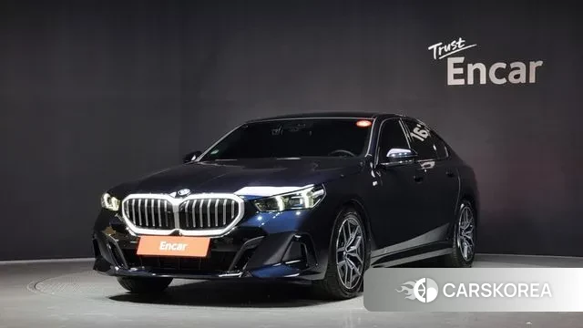 BMW 5 Series (G60) 2023 Черный из Кореи