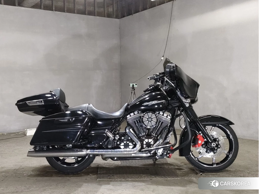 Проданный Harley-Davidson Street Glide FLHXS1690 2015 из Японии