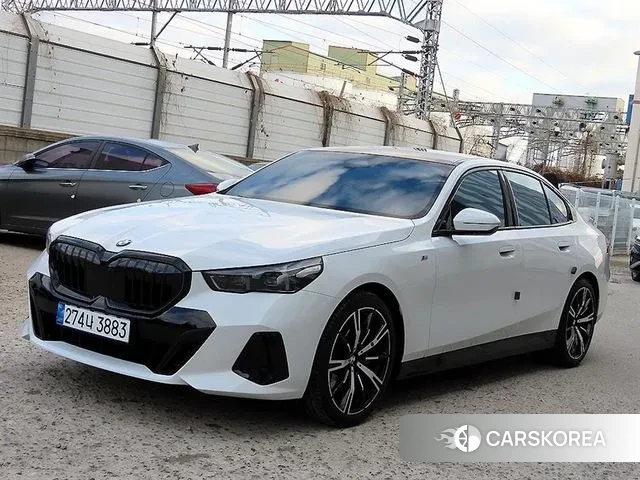 BMW 5 Series (G60) 2025 Белый из Кореи