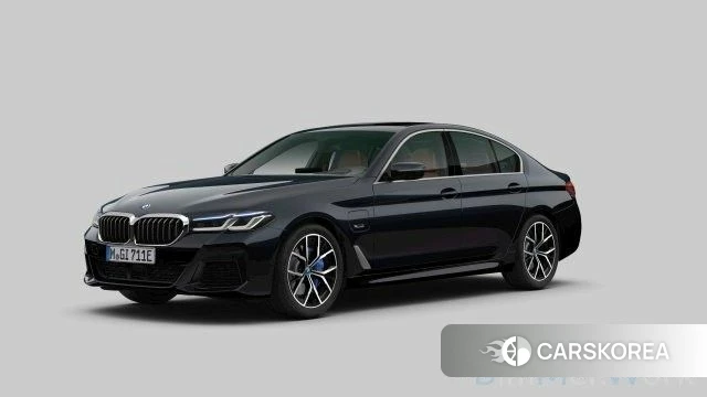 BMW 5 Series (G30) 2022 Черный из Кореи
