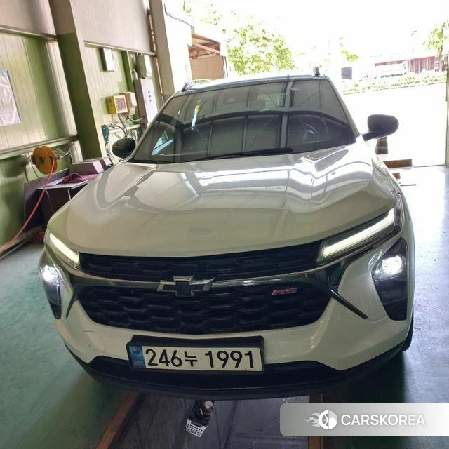 Chevrolet (GM Daewoo) Trax Crossover 2023 Белый из Кореи