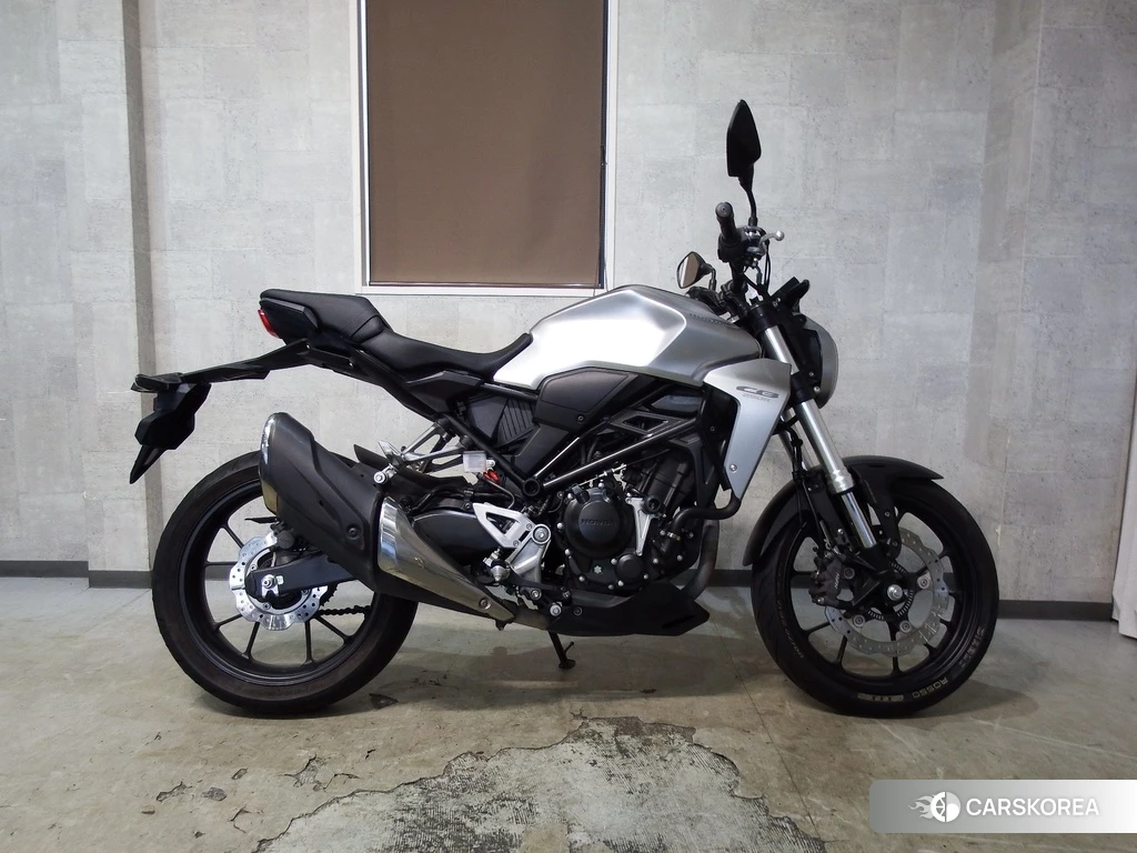 Проданный Honda CB250R 2018 из Японии