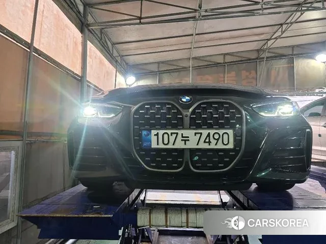 BMW 4 Series (G22) 2022 Зеленый из Кореи