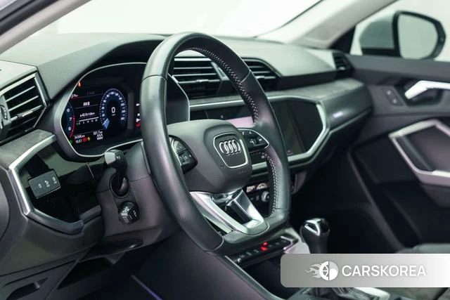Audi Q3 2021 Белый из Китая