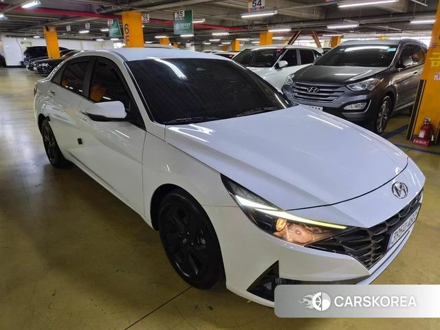 Hyundai Avante Hybrid (CN7) 2022 Белый из Кореи