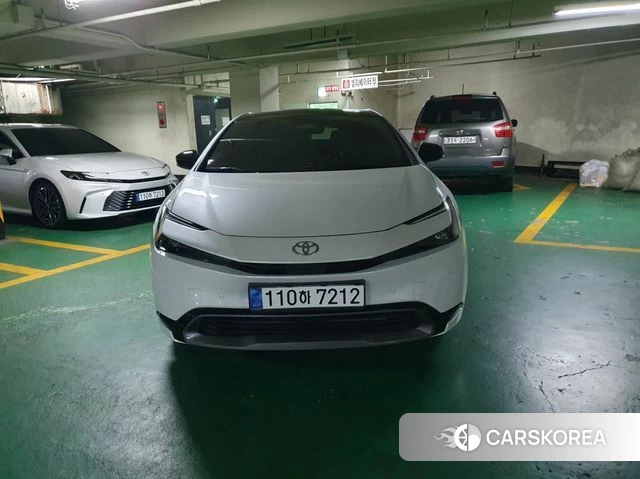 Toyota Prius 5th Generation 2024 Белый из Кореи