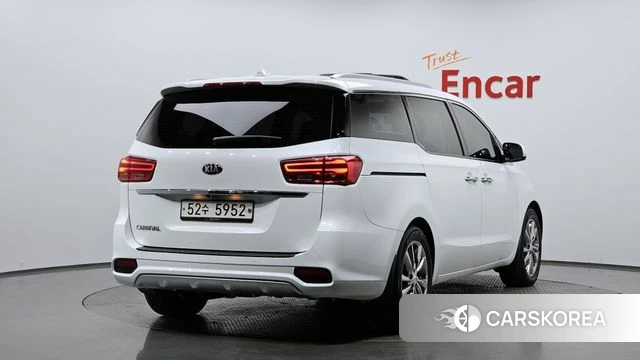 Kia The New Carnival 2018 Белый из Кореи