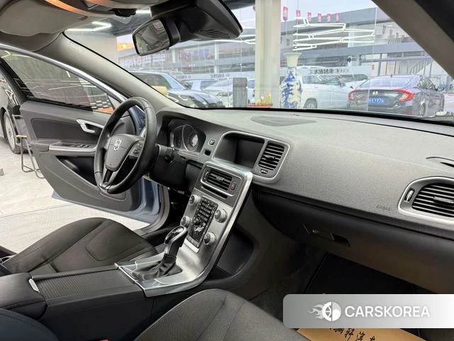 Volvo S60 2020 Синий из Китая