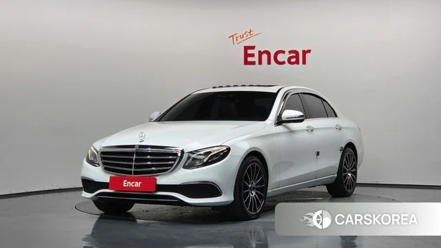 Mercedes-Benz E-Class W213 2018 Белый из Кореи