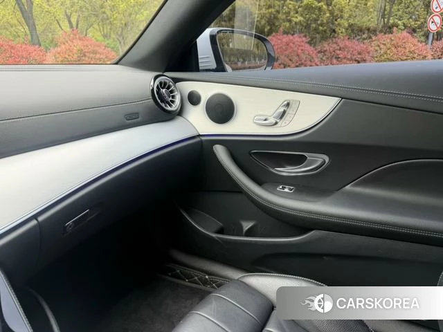 Mercedes-Benz E-class (imported) 2021 Белый из Китая
