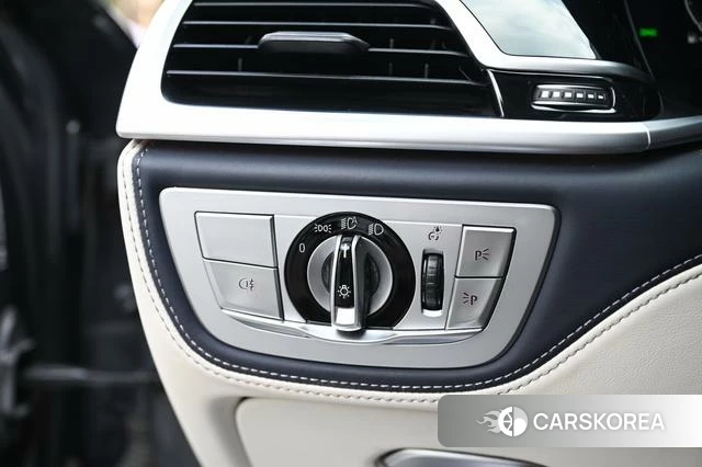 BMW 7 series 2022 Темно-серый из Китая