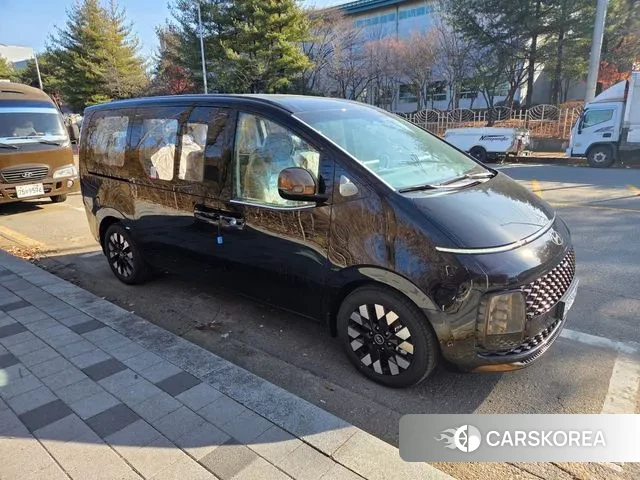 Hyundai Staria 2025 Черный из Кореи