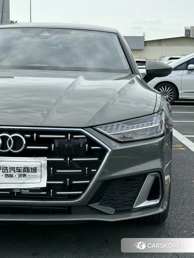 Audi A7L 2024 Темно-серый из Китая