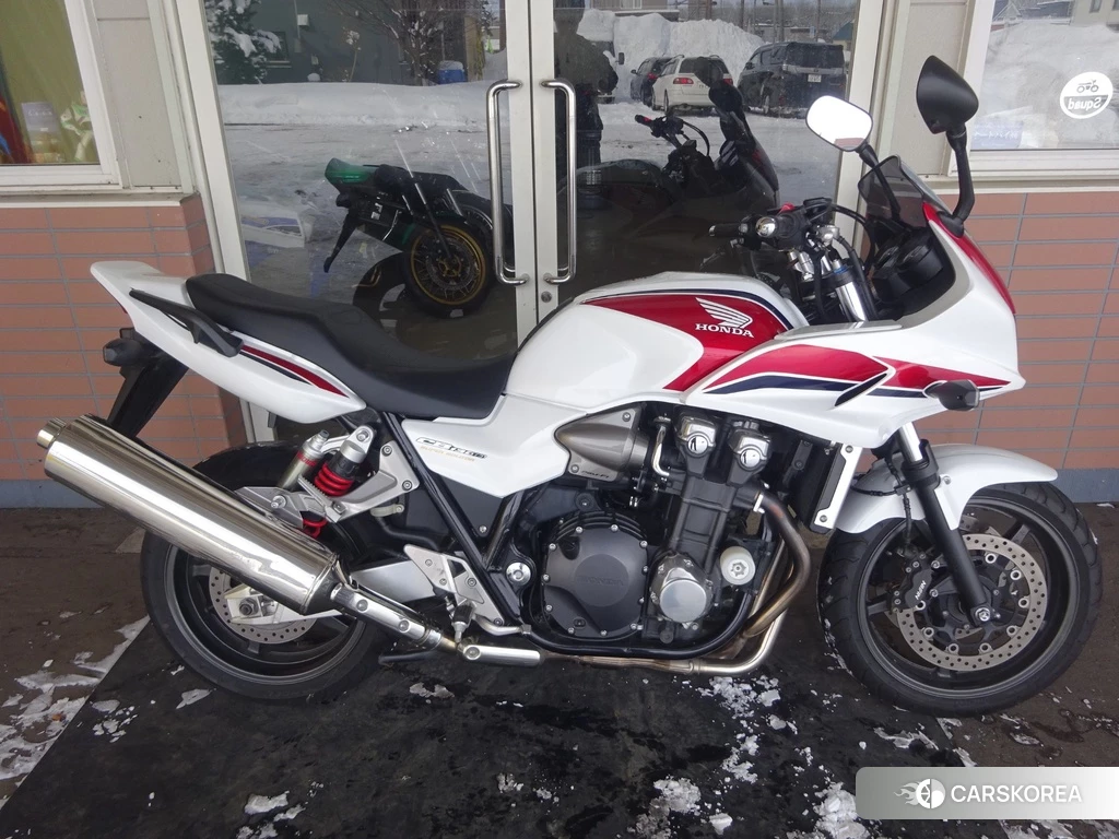 Проданный Honda CB1300SF BOLDOR 2011 из Японии, фото 2
