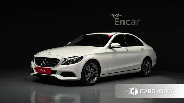 Mercedes-Benz C-Class W205 2018 Белый из Кореи