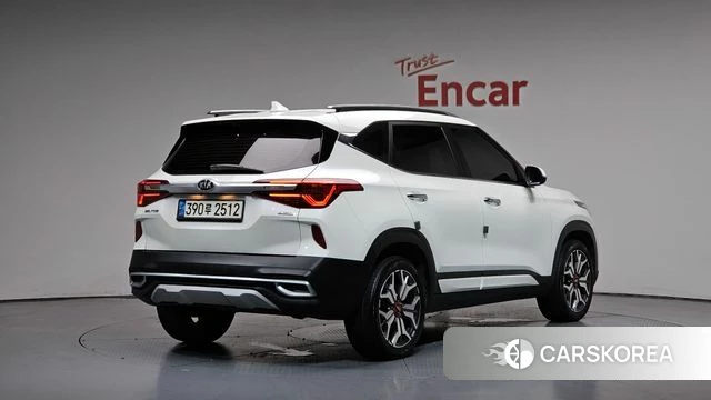 Kia Seltos 2021 Белый из Кореи