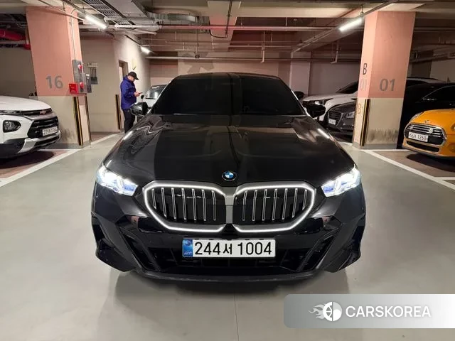 BMW 5 Series (G60) 2025 Черный из Кореи