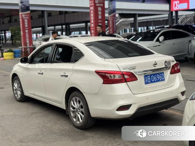 Nissan Xuan Yi 2022 Белый из Китая