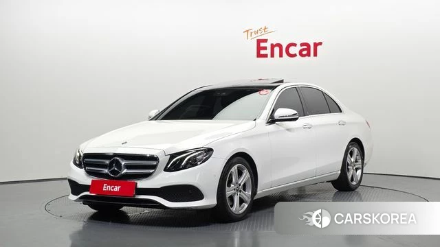 Mercedes-Benz E-Class W213 2018 Белый из Кореи
