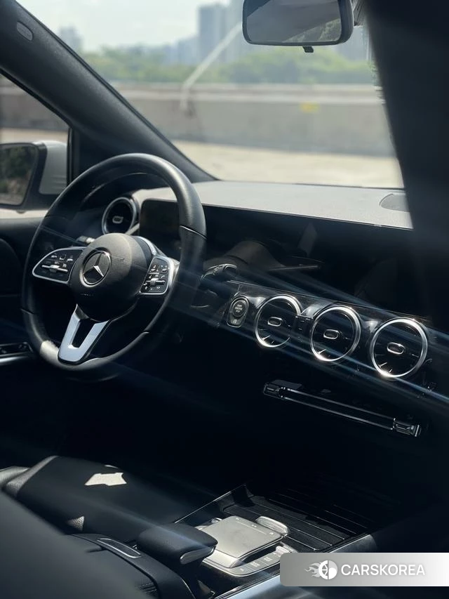Mercedes-Benz Class B 2021 Белый из Китая
