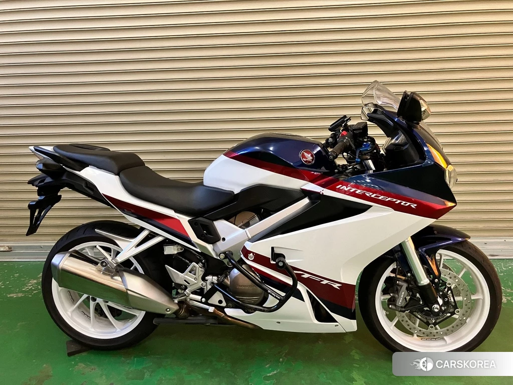 Проданный Honda VFR800F 2019 из Японии, фото 2