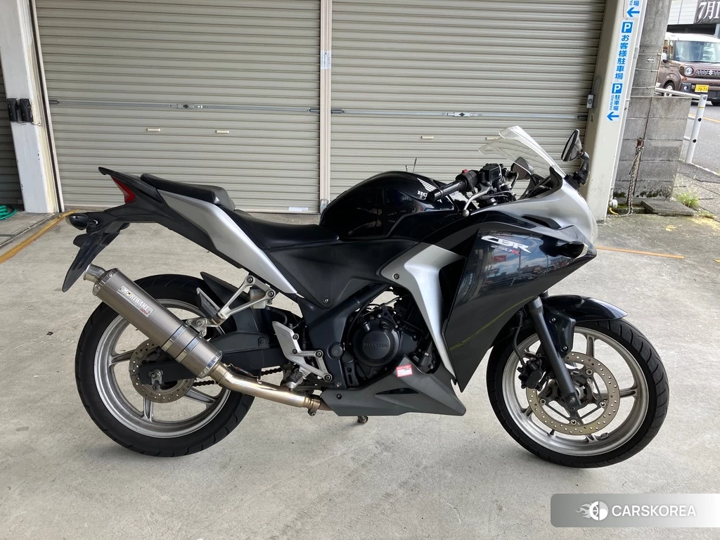 Проданный Honda CBR250R 2011 из Японии