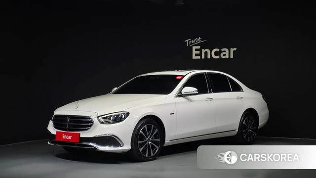 Mercedes-Benz E-Class W213 2021 Белый из Кореи