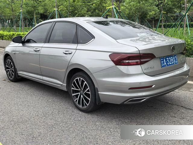 Volkswagen Lavida 2021 Серебристо-серый из Китая