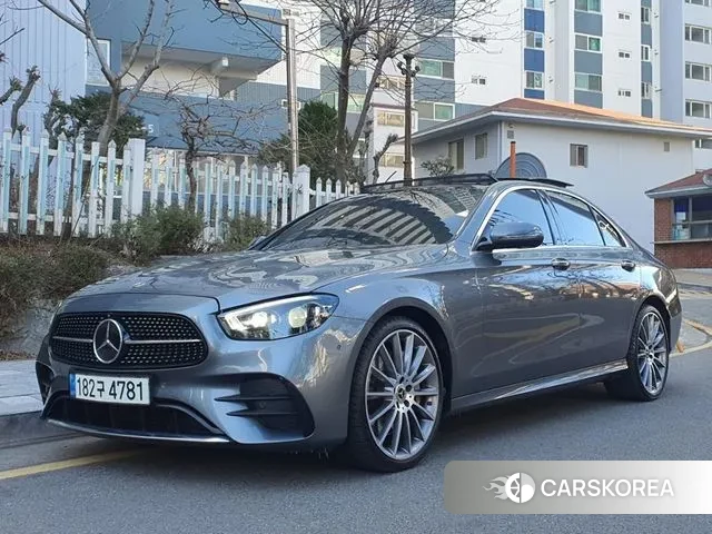 Mercedes-Benz E-Class W213 2022 Серый из Кореи