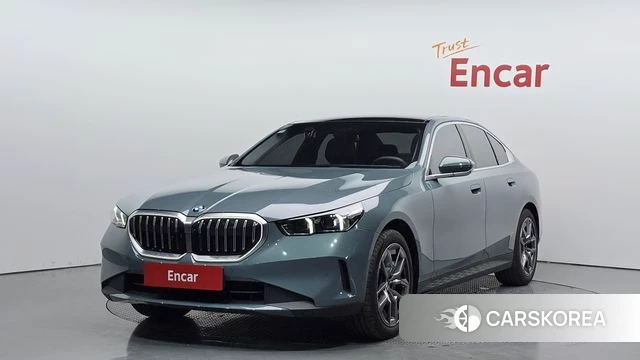 BMW 5 Series (G60) 2025 Зеленый из Кореи