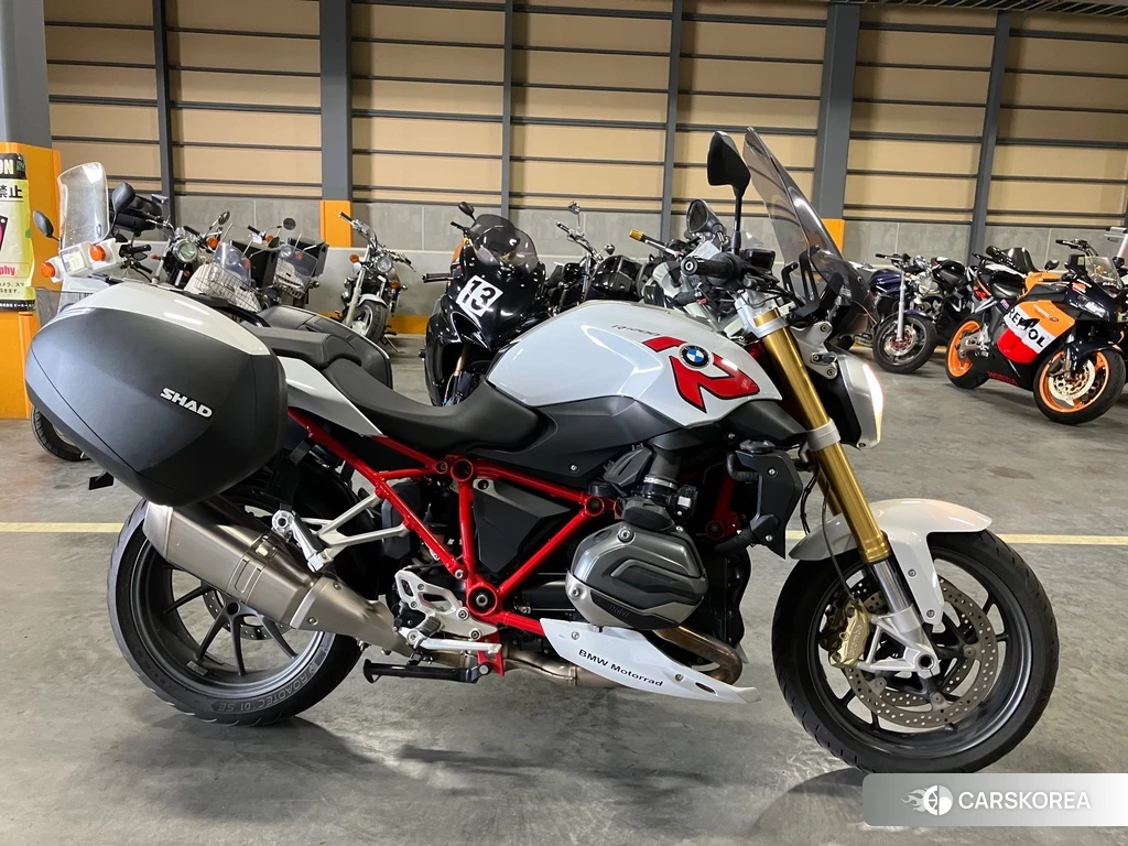 Проданный BMW R1200R 2015 из Японии