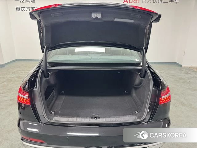 Audi A6L 2023 Черный из Китая